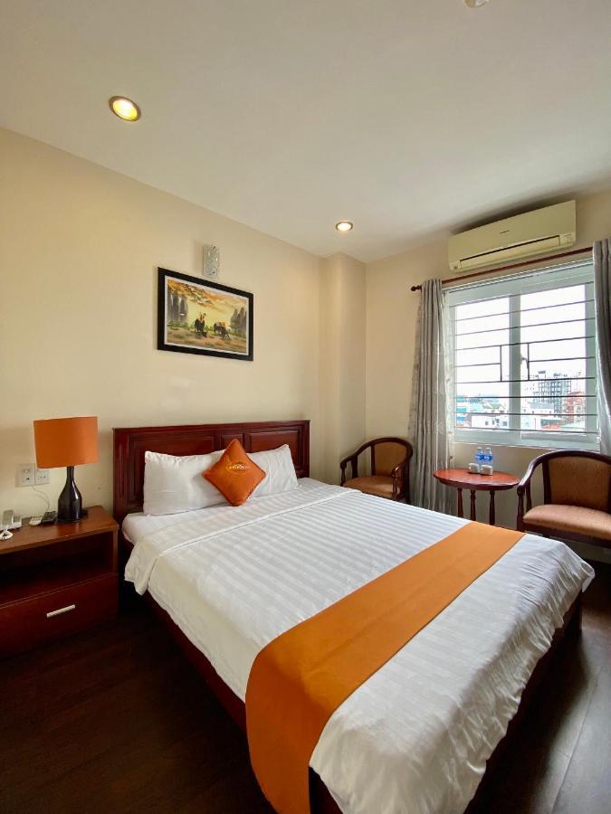 Golden Star Hotel Hue Exterior photo