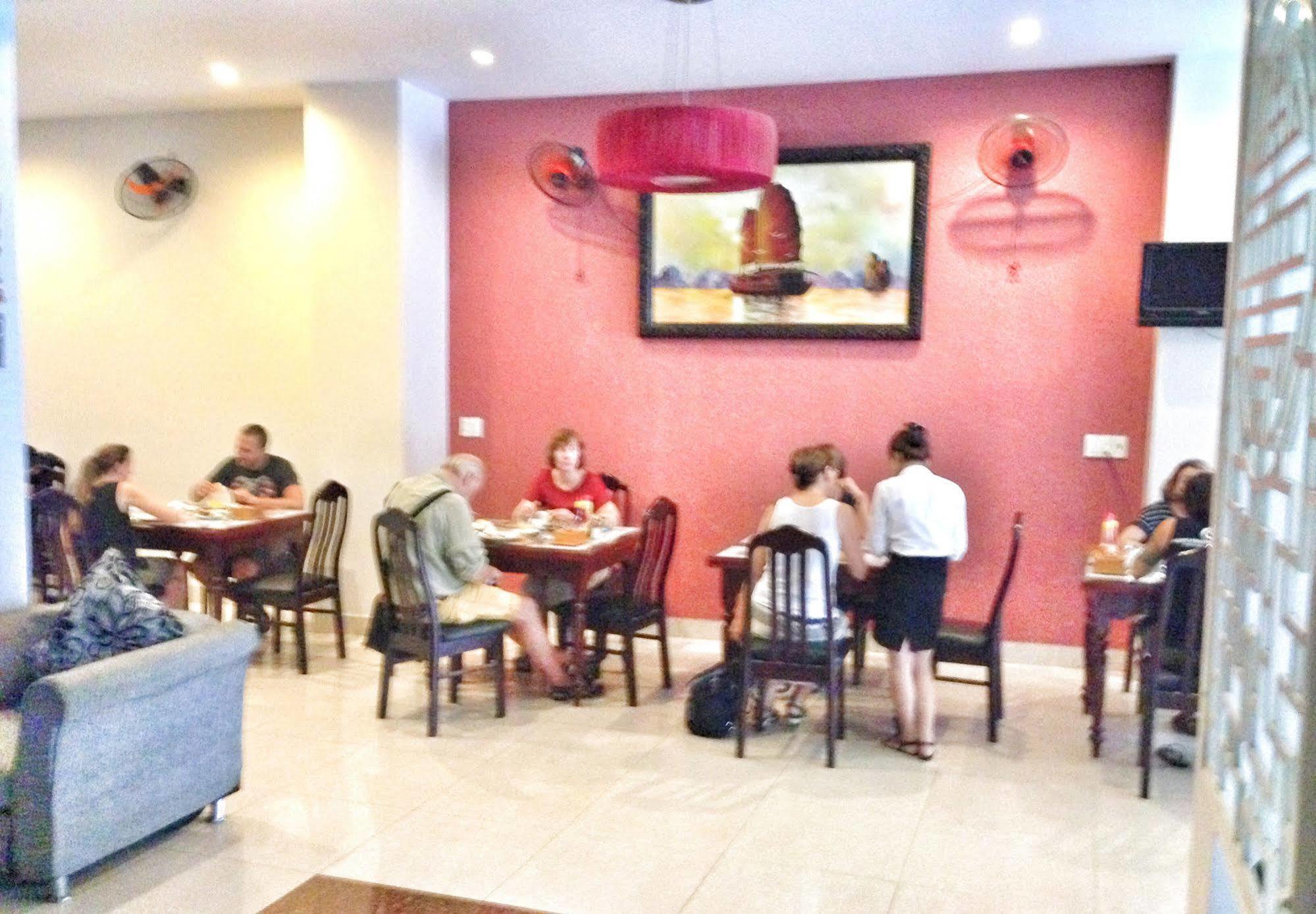 Golden Star Hotel Hue Exterior photo